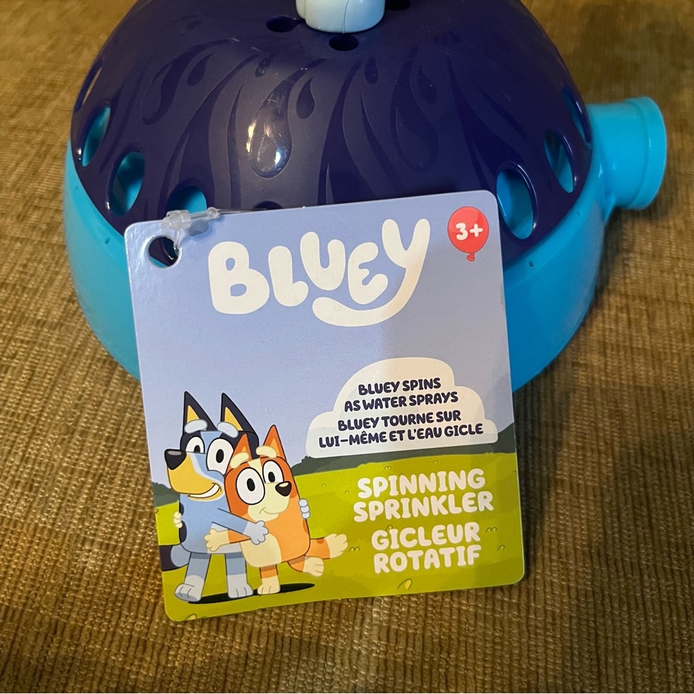 Bluey Spinning Sprinkler NWT - Picture 6 of 13